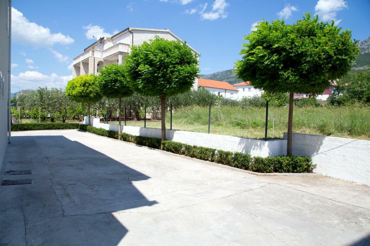 Apartamento Apartman Topic Kaštela Exterior foto