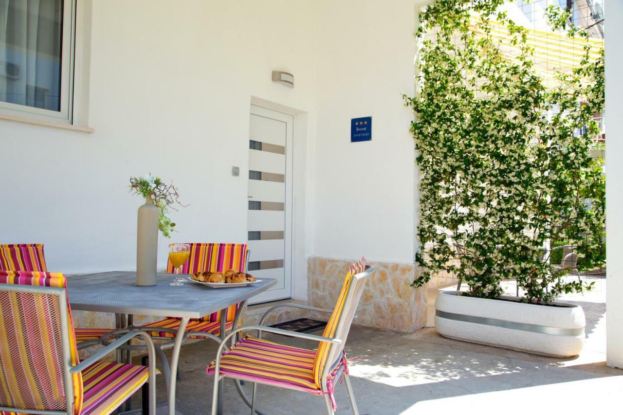 Apartamento Apartman Topic Kaštela Exterior foto