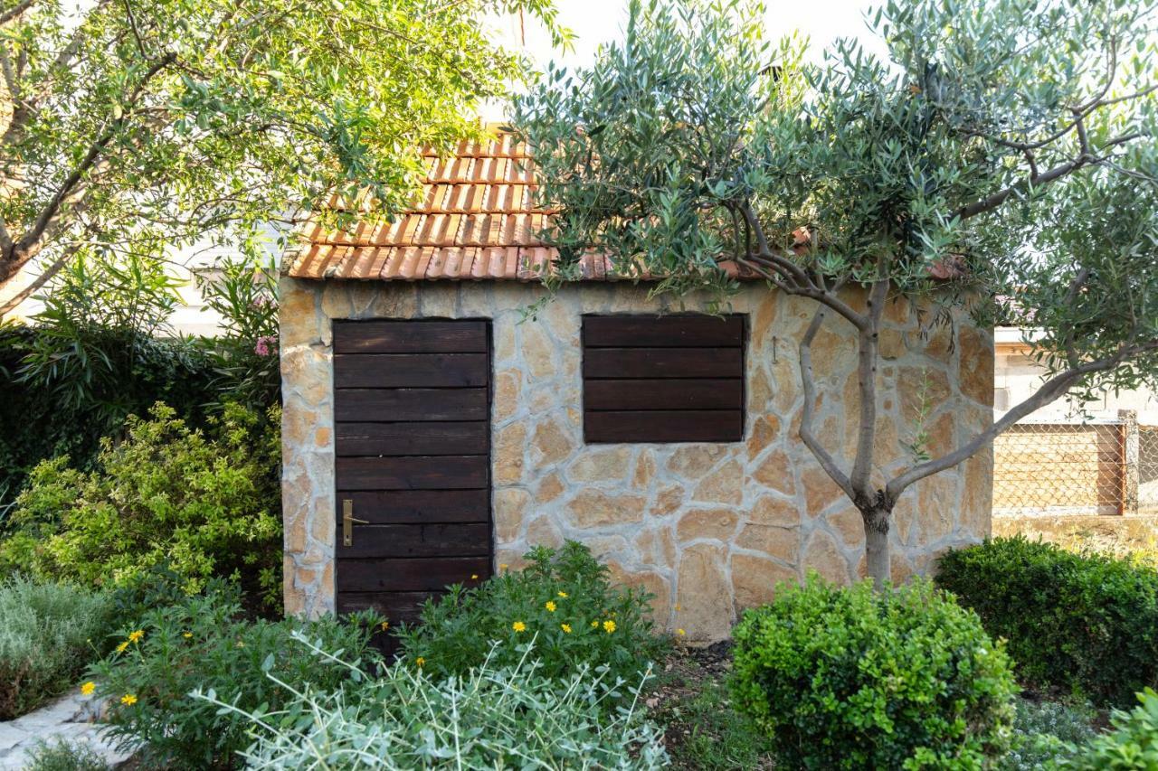 Apartamento Apartman Topic Kaštela Exterior foto